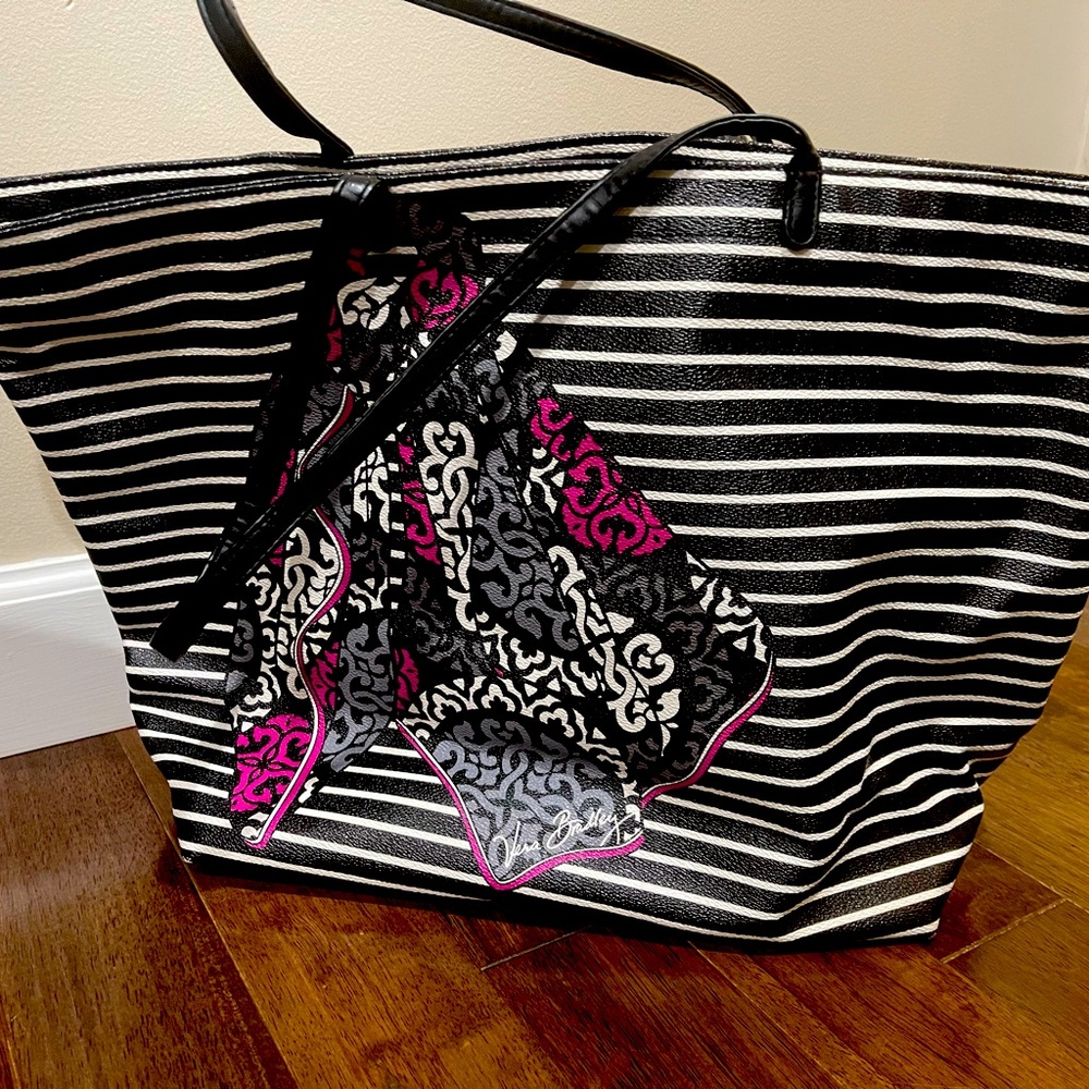 Extra large Vera Bradley tote. Black and White, scarf print on front.